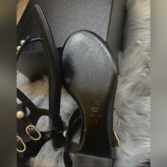 CHANEL Pearl Black Thong Sandals Sz 36 - Picture 4 of 7